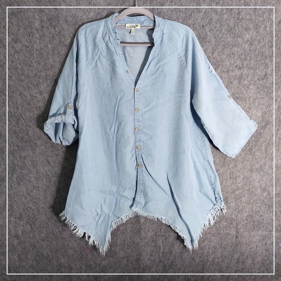 Hester & Orchard Tops - Hester & Orchard Button Up Tunic Women S Blue Sharkbite Frayed Hem‎ Distressed